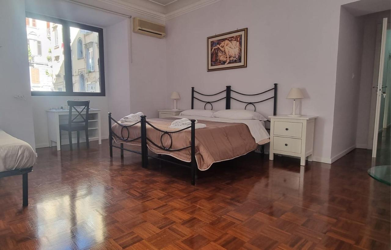 Archivio Storico Napoli Centro Bed and Breakfast Buitenkant foto